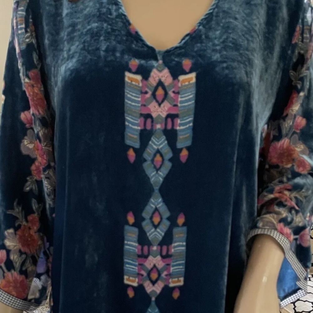 Johnny Was Fabiana Aztec silk velvet Burnout tunic NWT - Picture 4 of 13